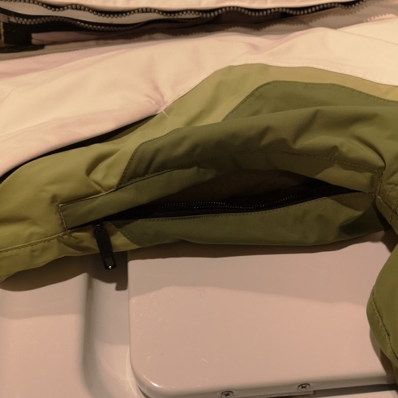 Ski jacket - Picture 3 of 8